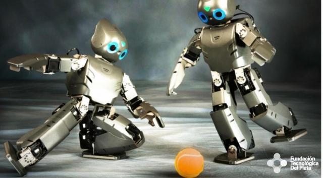 Minirobots inteligentes para la investigación y el fútbol. Imagen Miniatura